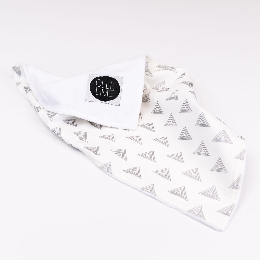 My Little Hat - Lovey Cuddle - Light Gray on ivory - Olli+Lime